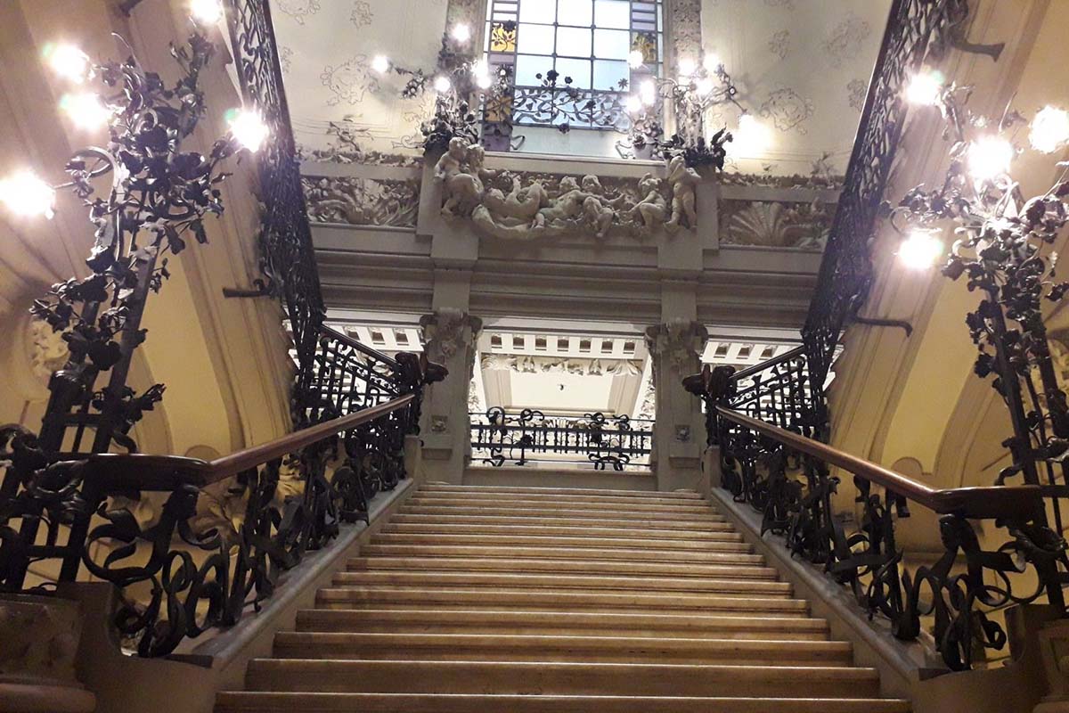 Palazzo Castiglioni, scalinata